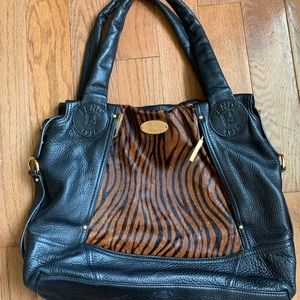 FENDI 
Selleria Black Pebbled Leather Bag Gold